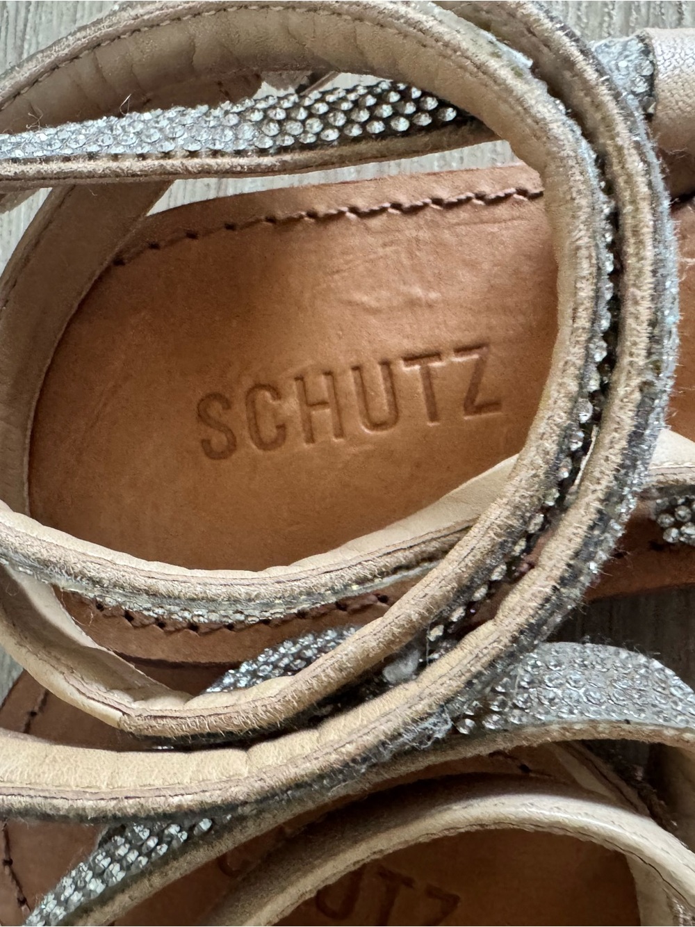 SCHUTZ Tan Crystal-Embellished Toe-Loop Sandals - Picture 6 of 6
